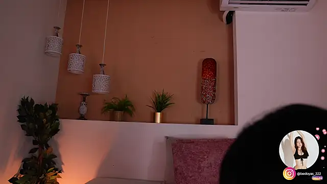 Snapshot of alison222_ chatting on November 13, 2025, 8:19 pm alison222 online show from November 13, 2025, 8:19 pm