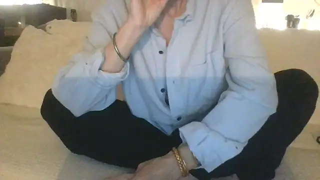 Valentinette online show from April 2, 2026, 7:22 pm