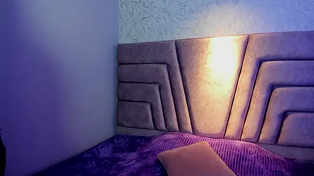 Snapshot of elaia_muller_ chatting on November 12, 2025, 4:24 am elaia muller online show from November 12, 2025, 4:24 am