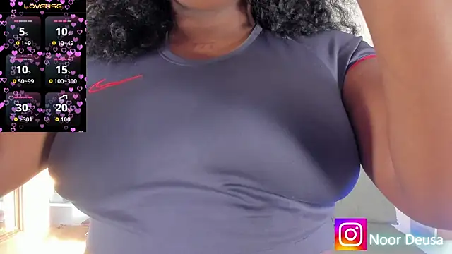 Snapshot of Candaceoweens chatting on January 17, 2026, 3:55 am Candaceoweens online show from January 17, 2026, 3:55 am