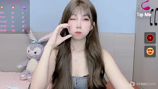 Evelyn-168 online show from December 19, 2025, 5:58 am