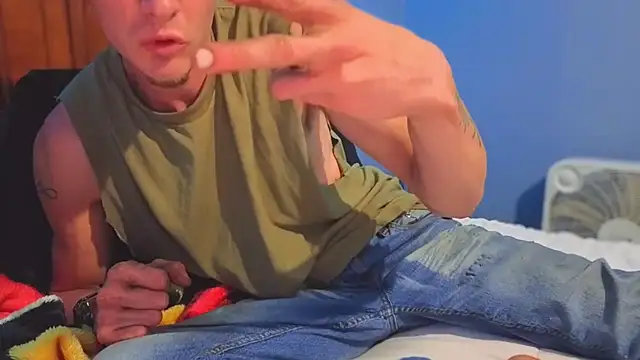 Ilovepussy1911 online show from May 16, 2026, 2:19 am
