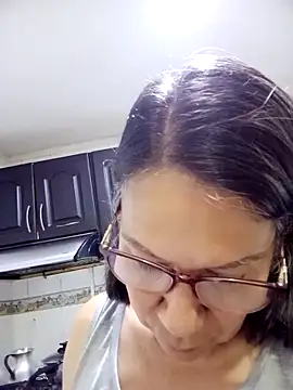 victoria wayne online show from April 6, 2026, 10:05 am