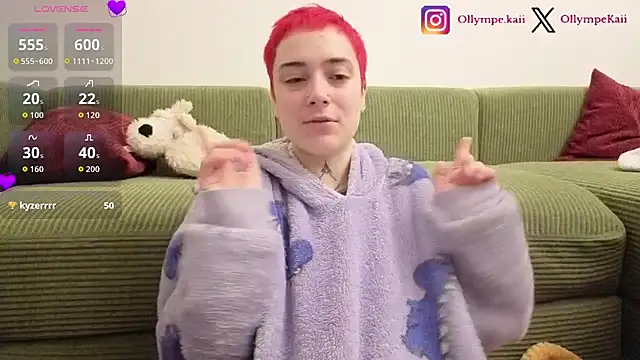 Snapshot of OllympeKaii chatting on April 2, 2026, 3:37 am OllympeKaii online show from April 2, 2026, 3:37 am