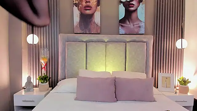 GiannaColling1 online show from September 17, 2025, 4:08 pm