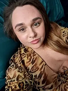 Snapshot of Juicy_PeachLux chatting on January 14, 2026, 6:13 pm Juicy PeachLux online show from January 14, 2026, 6:13 pm