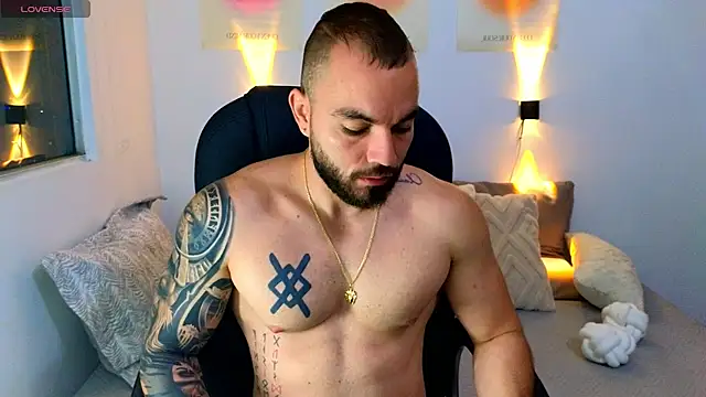 Snapshot of Isaac_Carter chatting on March 5, 2025, 10:33 am Isaac Carter online show from March 5, 2025, 10:33 am