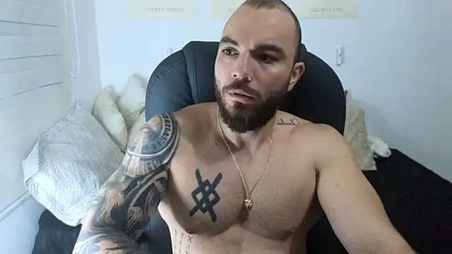 Snapshot of Isaac_Carter chatting on October 28, 2025, 11:03 am Isaac Carter online show from October 28, 2025, 11:03 am