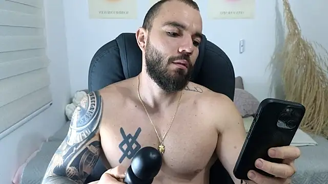 Snapshot of Isaac_Carter chatting on December 2, 2025, 11:04 am Isaac Carter online show from December 2, 2025, 11:04 am