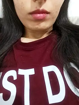 Snapshot of saraaxx1 chatting on November 24, 2025, 10:59 am saraaxx1 online show from November 24, 2025, 10:59 am