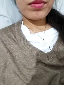 Snapshot of saraaxx1 chatting on February 12, 2026, 3:40 pm saraaxx1 online show from February 12, 2026, 3:40 pm