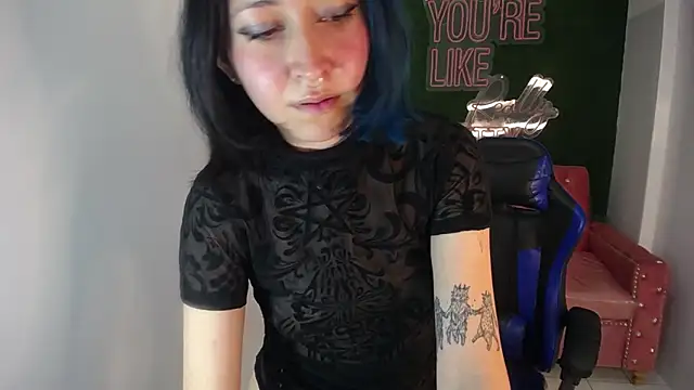 lissacatty t online show from March 8, 2025, 7:42 pm