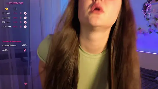 Snapshot of MiraLuccian chatting on September 8, 2025, 7:13 pm MiraLuccian online show from September 8, 2025, 7:13 pm