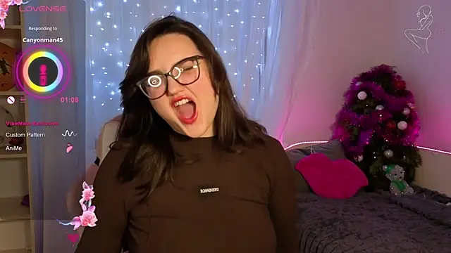 Snapshot of MiraLuccian chatting on January 9, 2026, 8:21 pm MiraLuccian online show from January 9, 2026, 8:21 pm