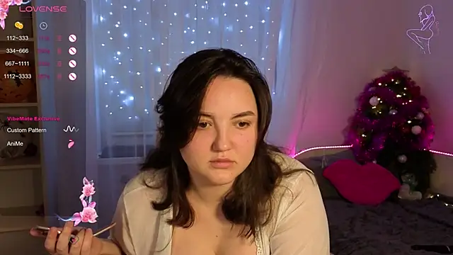 Snapshot of MiraLuccian chatting on January 12, 2026, 9:42 pm MiraLuccian online show from January 12, 2026, 9:42 pm