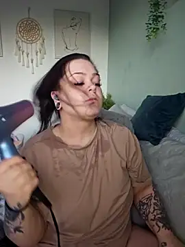 Saucy-Serenity online show from April 6, 2026, 6:42 pm