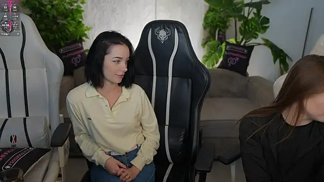 Snapshot of Billie054 chatting on November 17, 2025, 7:58 am Billie054 online show from November 17, 2025, 7:58 am