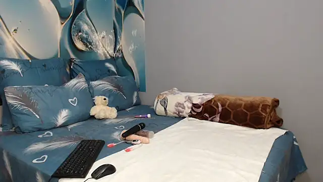 Snapshot of MystiqueTeee chatting on October 17, 2025, 6:54 pm MystiqueTeee online show from October 17, 2025, 6:54 pm