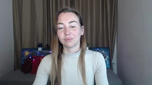 Snapshot of Kiss_julli88I chatting on March 11, 2025, 2:43 am Kiss julli88I online show from March 11, 2025, 2:43 am