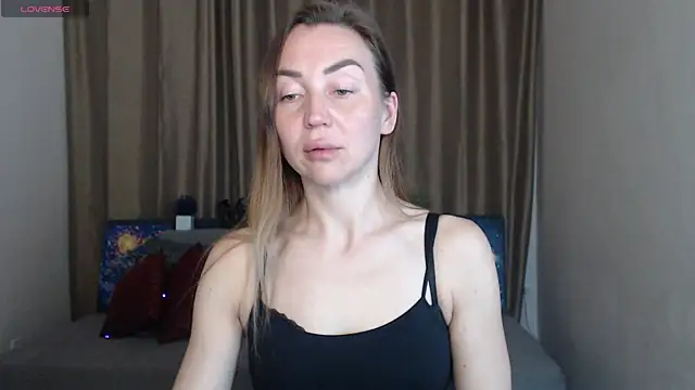 Snapshot of Kiss_julli88I chatting on March 17, 2025, 5:01 am Kiss julli88I online show from March 17, 2025, 5:01 am