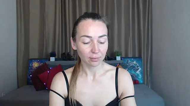 Snapshot of Kiss_julli88I chatting on March 19, 2025, 5:08 am Kiss julli88I online show from March 19, 2025, 5:08 am