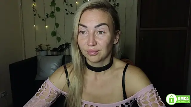 Snapshot of Kiss_julli88I chatting on September 12, 2025, 5:24 pm Kiss julli88I online show from September 12, 2025, 5:24 pm