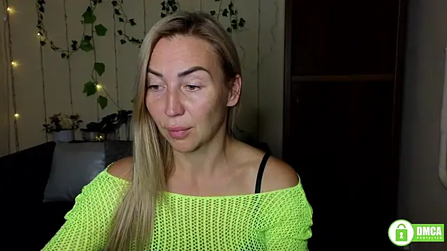 Snapshot of Kiss_julli88I chatting on September 14, 2025, 5:23 pm Kiss julli88I online show from September 14, 2025, 5:23 pm