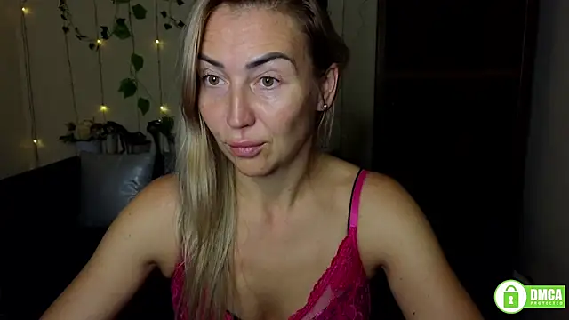 Snapshot of Kiss_julli88I chatting on September 19, 2025, 5:24 pm Kiss julli88I online show from September 19, 2025, 5:24 pm