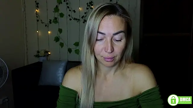 Snapshot of Kiss_julli88I chatting on October 3, 2025, 5:32 pm Kiss julli88I online show from October 3, 2025, 5:32 pm