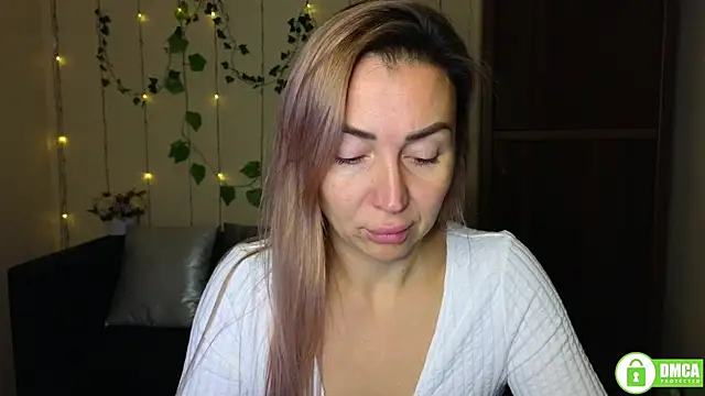 Snapshot of Kiss_julli88I chatting on November 18, 2025, 6:23 pm Kiss julli88I online show from November 18, 2025, 6:23 pm