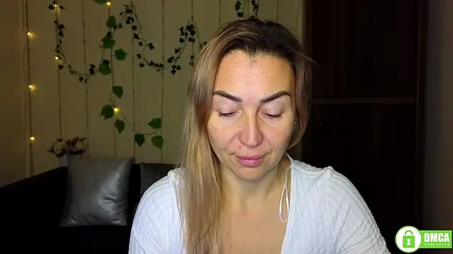 Snapshot of Kiss_julli88I chatting on November 29, 2025, 6:22 pm Kiss julli88I online show from November 29, 2025, 6:22 pm