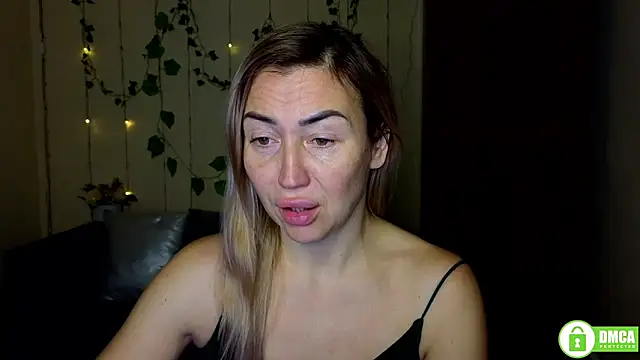 Snapshot of Kiss_julli88I chatting on January 6, 2026, 6:22 pm Kiss julli88I online show from January 6, 2026, 6:22 pm