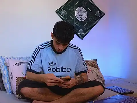 Snapshot of samevansx_ chatting on January 17, 2026, 5:05 pm samevansx online show from January 17, 2026, 5:05 pm