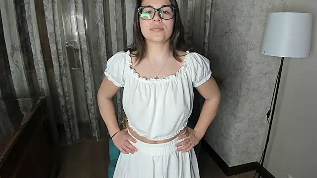 FloraBanford online show from March 20, 2025, 7:04 pm