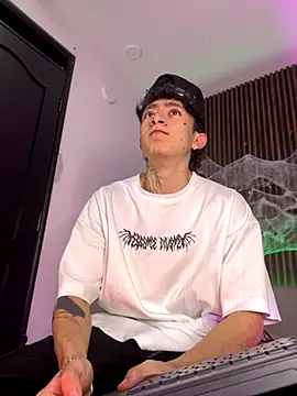 troy rouge online show from October 23, 2025, 7:12 pm