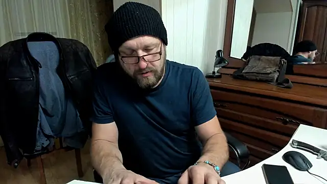 Snapshot of Grandor_M chatting on March 8, 2025, 5:22 pm Grandor M online show from March 8, 2025, 5:22 pm