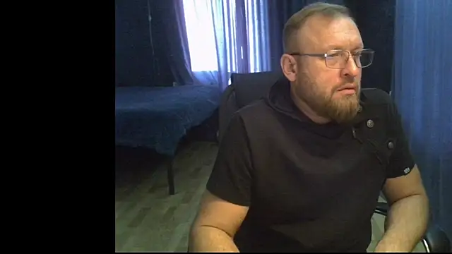 Snapshot of Grandor_M chatting on December 16, 2025, 11:37 am Grandor M online show from December 16, 2025, 11:37 am