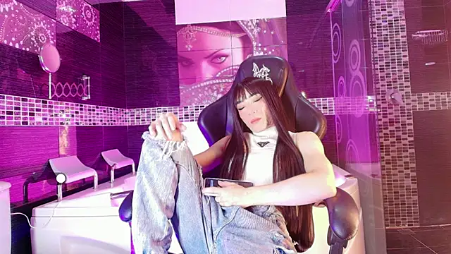 Snapshot of Small_Hot19 chatting on May 31, 2026, 9:49 am Small Hot19 online show from May 31, 2026, 9:49 am