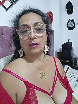 AlessandraLeroy online show from April 12, 2026, 3:33 am