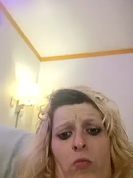 KITTYBOOBOOFUXX online show from October 31, 2025, 1:50 am