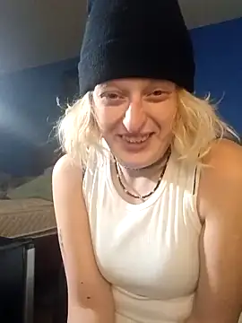 KITTYBOOBOOFUXX online show from November 4, 2025, 12:04 pm