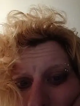 KITTYBOOBOOFUXX online show from April 22, 2026, 10:06 am