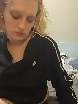 KITTYBOOBOOFUXX online show from June 17, 2026, 5:54 am