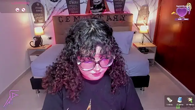 Snapshot of _Lilly_miller chatting on October 18, 2025, 8:42 pm Lilly miller online show from October 18, 2025, 8:42 pm