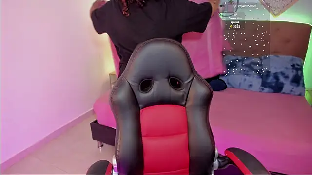 Snapshot of _Lilly_miller chatting on November 18, 2025, 6:56 pm Lilly miller online show from November 18, 2025, 6:56 pm