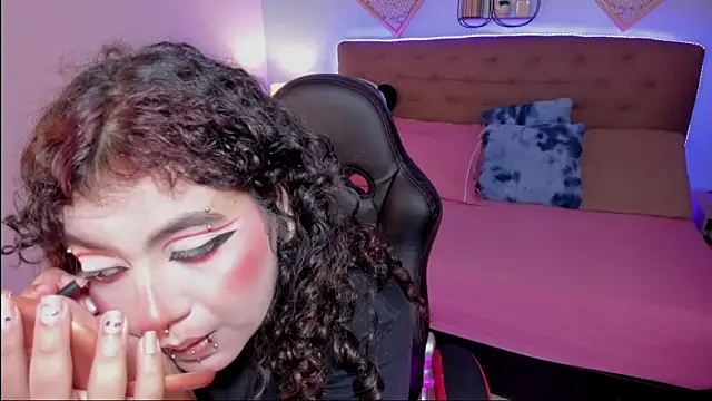 Snapshot of _Lilly_miller chatting on November 21, 2025, 7:56 pm Lilly miller online show from November 21, 2025, 7:56 pm