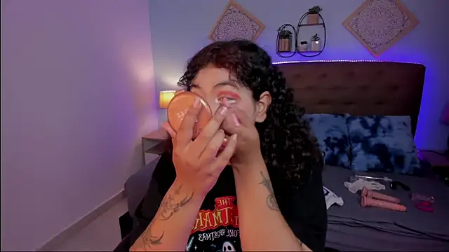 Snapshot of _Lilly_miller chatting on November 24, 2025, 8:30 pm Lilly miller online show from November 24, 2025, 8:30 pm