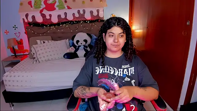 Snapshot of _Lilly_miller chatting on December 14, 2025, 9:52 pm Lilly miller online show from December 14, 2025, 9:52 pm