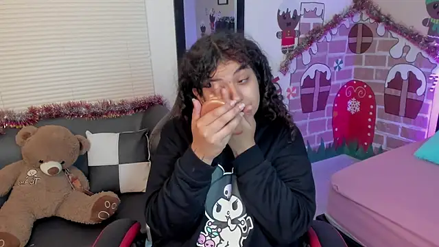 Snapshot of _Lilly_miller chatting on December 16, 2025, 4:17 am Lilly miller online show from December 16, 2025, 4:17 am