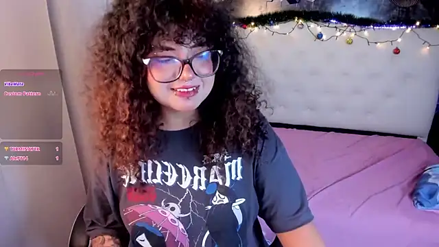 Snapshot of _Lilly_miller chatting on December 21, 2025, 7:59 am Lilly miller online show from December 21, 2025, 7:59 am